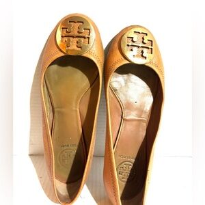 Tory Burch size 8.5 leather ballet flats round toes